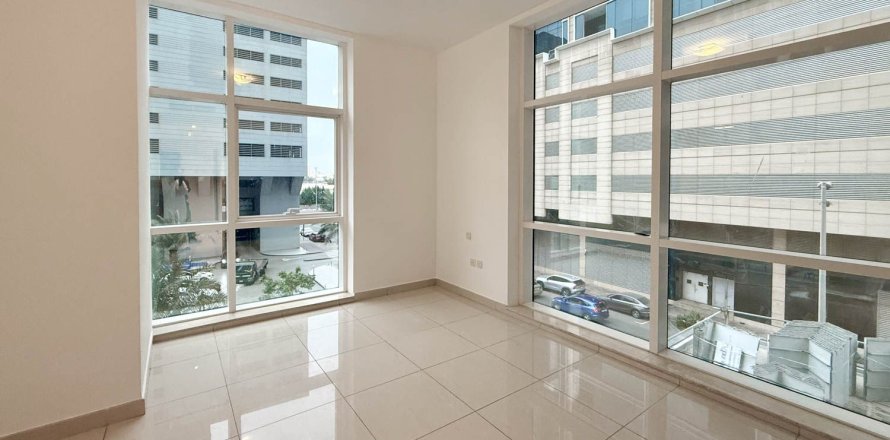 Huoneisto Sheikh Zayed Road, Dubai, Arabiemiraatit 2 makuuhuonetta, 126.44 m2 № 749784