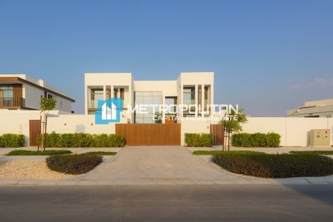 Vila v Abu Dhabi, SAE 5 spální, 707.3 m2 č. 651869 - Fotografia 1