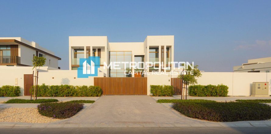 Villa en Abu Dhabi, EAU 5 dormitorios, 707.3 m² № 651869