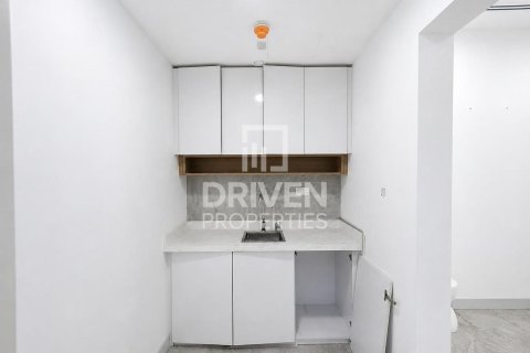 Magasin à louer à Al Satwa, Dubai, EAU 64.38 m2 № 768687 - photo 9