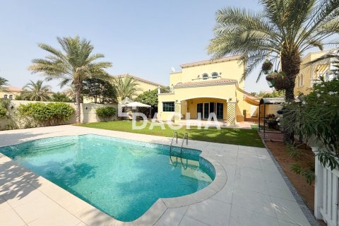 Вилла Jumeirah Park, Дубай, БАӘ-да 4 жатын бөлмелер, 530 м² № 763155