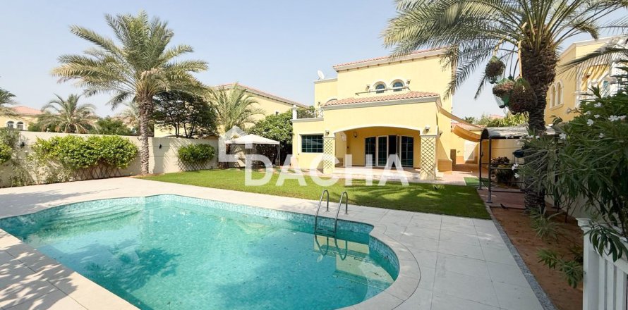 Вилла Jumeirah Park, Дубай, БАӘ-да 4 жатын бөлмелер, 530 м² № 763155