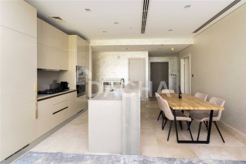 Lägenhet till försäljning i Palm Jumeirah, Dubai, UAE 2 sovrum, 124 kvm Nr. 763156 - fotografi 4