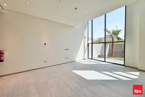 Villa till försäljning i Dubai, UAE 3 sovrum, 144.2 kvm Nr. 708219 - fotografi 3