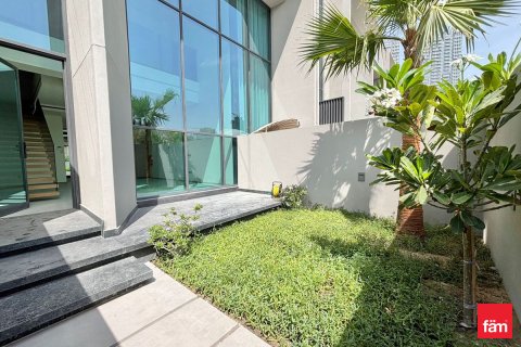 Villa till försäljning i Dubai, UAE 3 sovrum, 144.2 kvm Nr. 708219 - fotografi 26