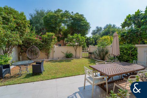 Villa en venta en Dubai Sports City, Dubai, EAU 4 dormitorios, 311 m2 № 671211 - foto 2