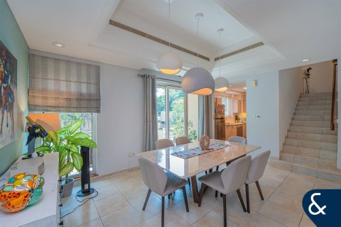 Villa en venta en Dubai Sports City, Dubai, EAU 4 dormitorios, 311 m2 № 671211 - foto 7