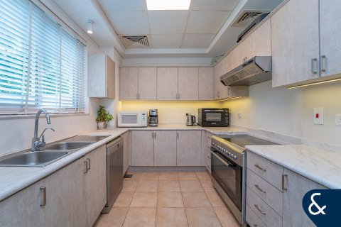 Villa en venta en Dubai Sports City, Dubai, EAU 4 dormitorios, 311 m2 № 671211 - foto 8