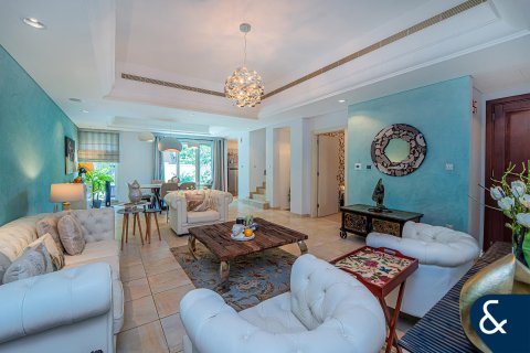 Villa en venta en Dubai Sports City, Dubai, EAU 4 dormitorios, 311 m2 № 671211 - foto 4