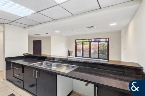 Купить таунхаус в Джумейра Вилладж Серкл, Дубай, ОАЭ 4 спальни, 296м2, № 671207 - фото 3