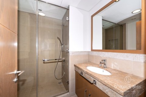 Купить квартиру в Даунтаун Дубай (Даунтаун Бурдж Дубай), ОАЭ 2 спальни, 124.2м2, № 670147 - фото 14