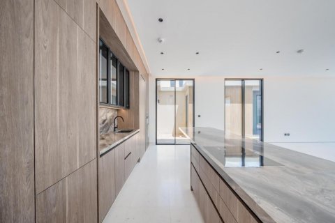 Vilë në Tilal Al Ghaf, Dubai, Emiratet e Bashkuara Arabe 5 dhoma gjumi, 527 m2. № 613063 - Foto 10