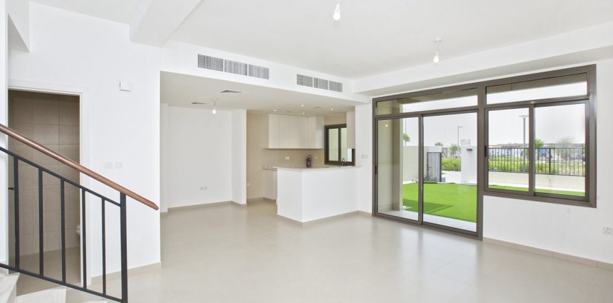 Shtëpi në qytet në Town Square, Dubai, Emiratet e Bashkuara Arabe 3 dhoma gjumi, 194 m2. № 700725