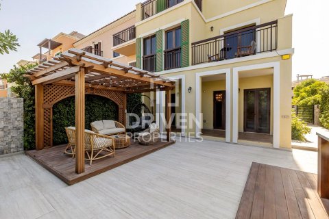 Kamienica w Jumeirah, Dubai, ZEA 4 sypialnie, 397.9 mkw. nr 755895