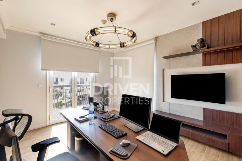 Townhouse in Jumeirah, Dubai, UAE 4 bedrooms, 397.9 sq.m. № 755895 - photo 19