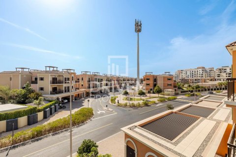 Townhouse in Jumeirah, Dubai, UAE 4 bedrooms, 397.9 sq.m. № 755895 - photo 29