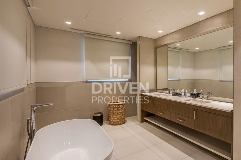 Townhouse in Jumeirah, Dubai, UAE 4 bedrooms, 397.9 sq.m. № 755895 - photo 24