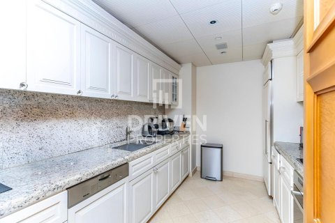 Apartment in Downtown Dubai (Downtown Burj Dubai), UAE 2 bedrooms, 152.27 sq.m. № 755898 - photo 8