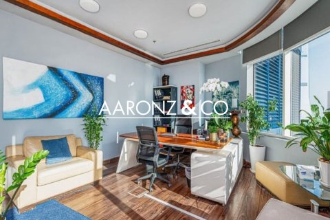 Jumeirah Lake Towers, Dubai, UAE의 임대용 사무실 219제곱미터 번호 687839 - 사진 4