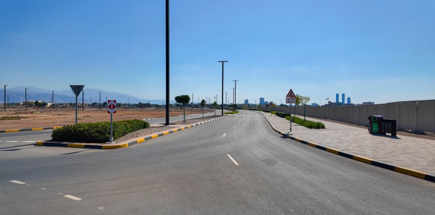 Zemlja u gradu Al Mairid, Ras Al Khaimah, UAE 929 m2 Br. 656450