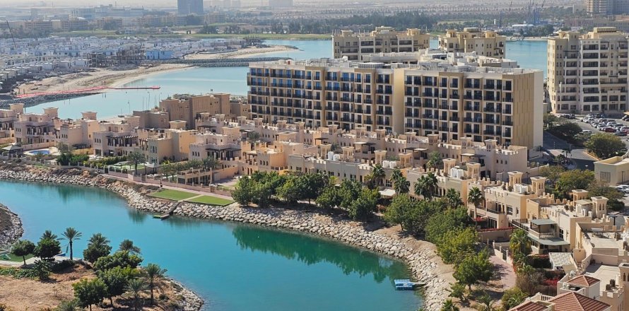 Пәтер Al Hamra Village, Рас-эль-Хайма, БАӘ-да 2 жатын бөлмелер, 121 м² № 656448