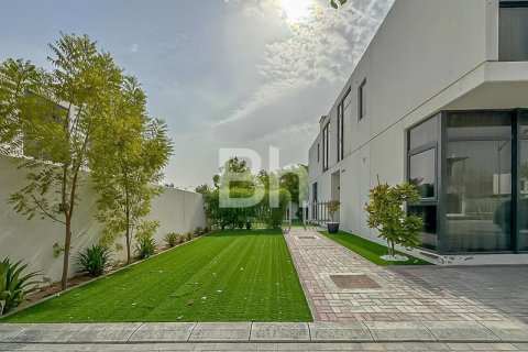 Vila u gradu DAMAC Hills (Akoya by DAMAC), Dubai, UAE 6 spavaće sobe, 425 m2 Br. 643931 - Slika 1