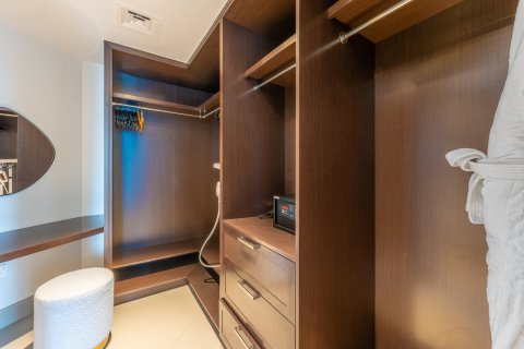 Apartment in Downtown Dubai (Downtown Burj Dubai), UAE 2 bedrooms, 160 sq.m. № 734159 - photo 14