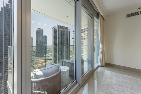Apartment in Downtown Dubai (Downtown Burj Dubai), UAE 2 bedrooms, 160 sq.m. № 734159 - photo 17