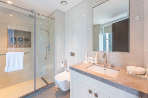 Apartment in Downtown Dubai (Downtown Burj Dubai), UAE 2 bedrooms, 160 sq.m. № 734159 - photo 9