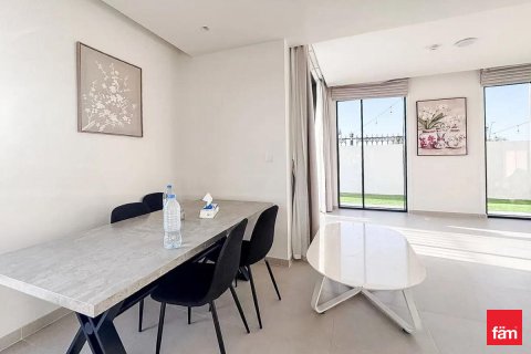 Vilă de închiriat în Dubai, EAU 4 dormitoare, 231 mp.  №689323 - poză 6