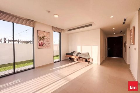 Vilă de închiriat în Dubai, EAU 4 dormitoare, 231 mp.  №689323 - poză 2