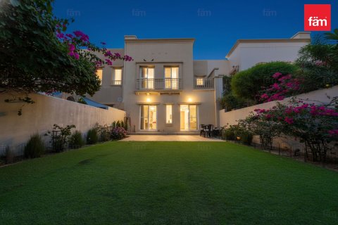 Villa asukohaga Dubai, AÜE: 2 magamistoaga, 269.2 m² Nr 710758