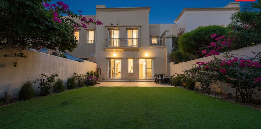 Villa in Dubai, VAE 2 slaapkamers, 269.2 vr.m. nr 710758