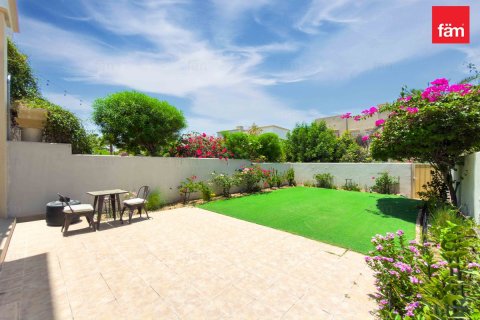 Villa te huur in Dubai, VAE 2 slaapkamers, 269.2 vr.m., nr 710758 - foto 23