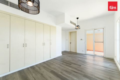 Villa te huur in Dubai, VAE 2 slaapkamers, 269.2 vr.m., nr 710758 - foto 13