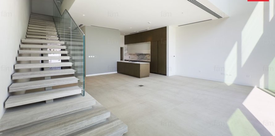 Townhouse in Dubai, UAE 3 bedrooms, 287.5 sq.m. № 712713