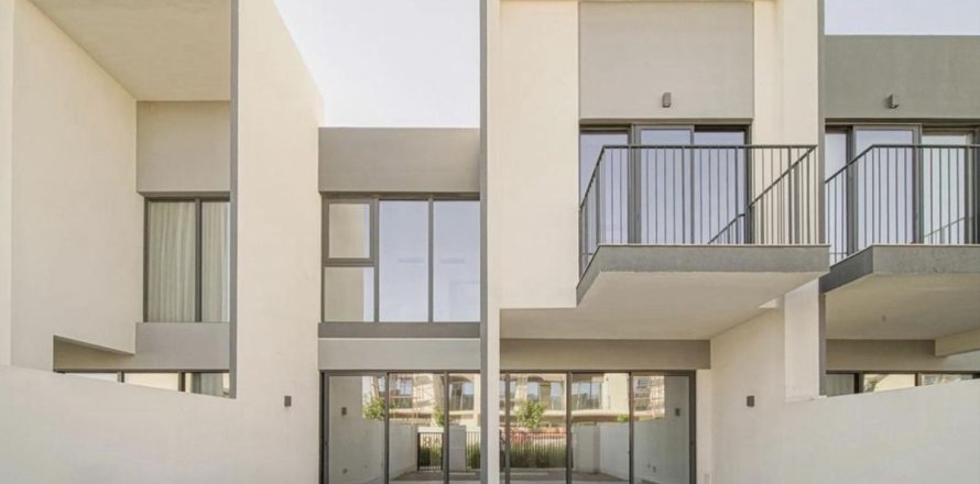 Таунхаус в Дубай, ОАЕ 3 спальні, 174м2 № 668699