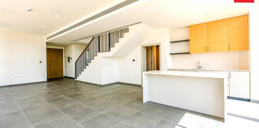 Villa in Dubai, UAE 4 bedrooms, 302.1 sq.m. № 668702