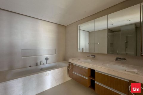 Apartment til salg i Dubai, UAE 2 soveværelser, 156.2 kvm № 638355 - foto 19