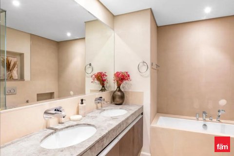 Apartment til salg i Dubai, UAE 2 soveværelser, 156.2 kvm № 638355 - foto 9