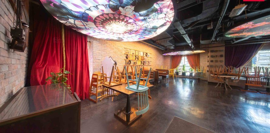 Dyqan në Dubai, Emiratet e Bashkuara Arabe 146 m2. № 682298