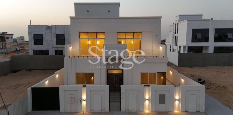 Βίλα σε Tilal City, Sharjah, ΗΑΕ 4 υπνοδωμάτια, 409 τ.μ. Αρ. 668631