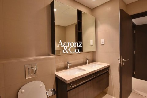 Huoneisto Downtown Dubai (Downtown Burj Dubai), Arabiemiraatit 2 makuuhuonetta, 113 m2 № 712285 - kuva 13