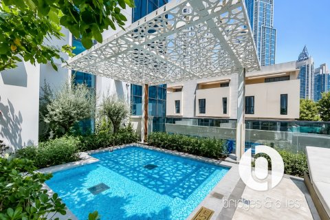 Appartement te huur in Downtown Dubai (Downtown Burj Dubai), Dubai, VAE 2 slaapkamers, 103 vr.m., nr 712289 - foto 23