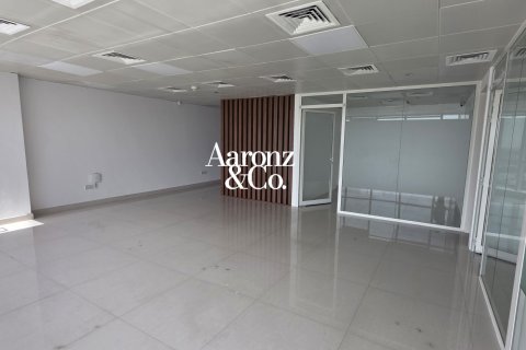 Iroda itt: Jumeirah Lake Towers, Dubai, EAE, 102 m², azonosító: 700460