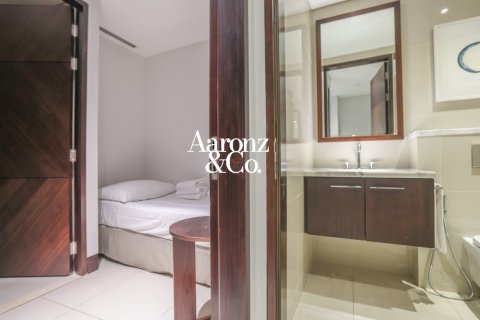Hotel Apartamento en alquiler en Downtown Dubai (Downtown Burj Dubai), Dubai, EAU 3 dormitorios, 226 m2 № 700461 - foto 14
