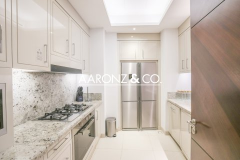 Apartmen Hotel di Downtown Dubai (Downtown Burj Dubai), UAE 3 bilik tidur, 226 meter persegi № 700461 - foto 13