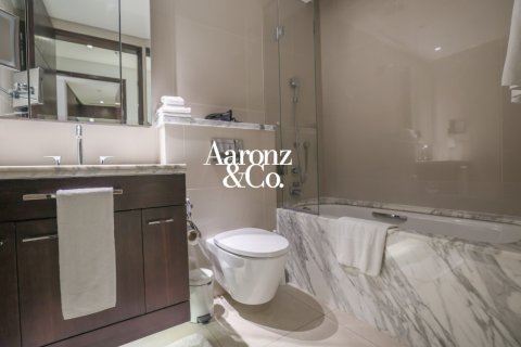 Hotel Apartamento en alquiler en Downtown Dubai (Downtown Burj Dubai), Dubai, EAU 3 dormitorios, 226 m2 № 700461 - foto 18