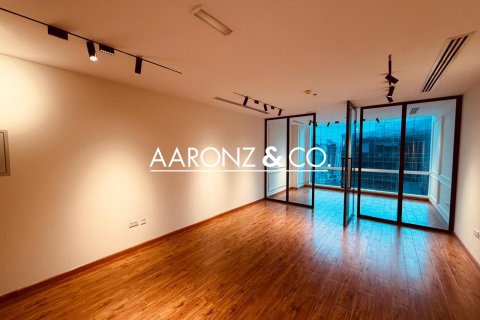 Office in Business Bay, Dubai, UAE 41 sq.m. № 700459 - photo 1