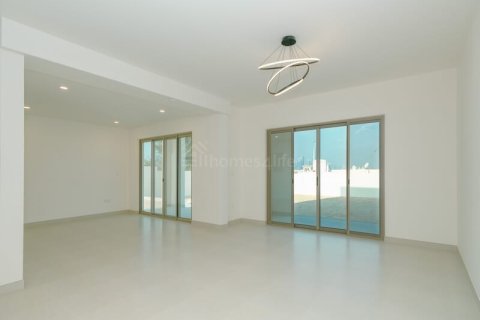 Villa a Jebel Ali, Dubai, EAU 4 camere da letto, 742 mq. № 699095
